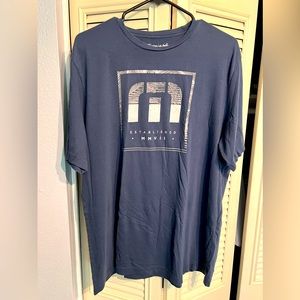 Travis Mathew T-shirt